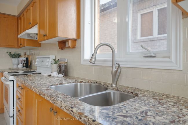 8 Root Cres, House other with 4 bedrooms, 3 bathrooms and 4 parking in Ajax ON | Image 14