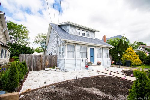 671 Arlington Ave, Baldwin, NY, 11510-3936 | Card Image