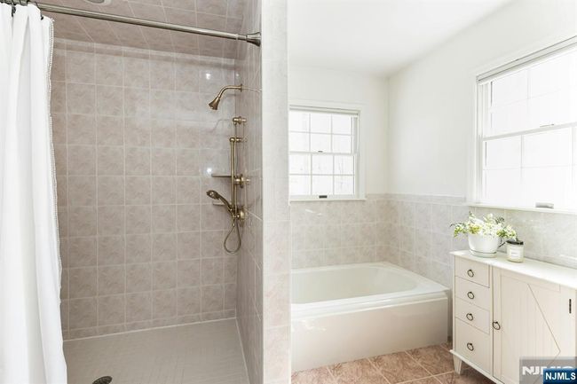 211 Lorraine Dr, House other with 6 bedrooms, 4 bathrooms and null parking in Berkeley Heights NJ | Image 23