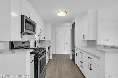 unit-924-411 S Old Woodward Ave, Birmingham, MI, 48009-6650 | Card Image