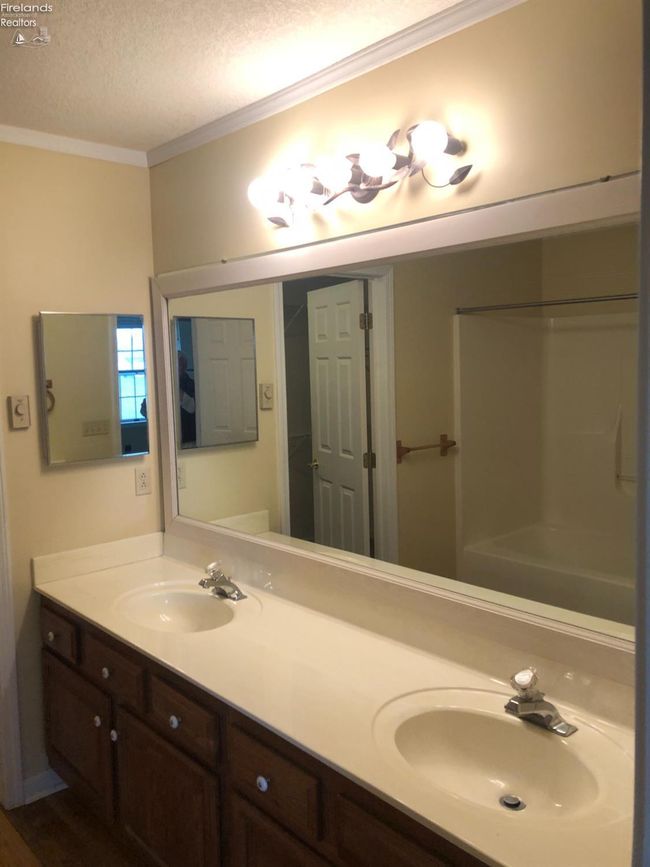 4410 Woodridge Dr, House other with 2 bedrooms, 2 bathrooms and 2 parking in Sandusky OH | Image 12
