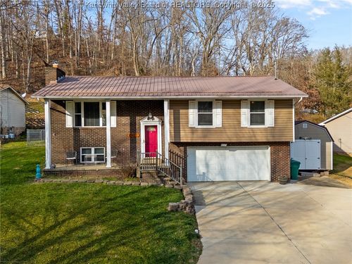 827 Dairy Rd, Poca, WV, 25159-7567 | Card Image