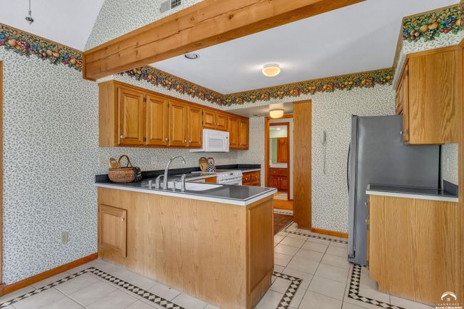 4004 Vintage Ct, Condo with 3 bedrooms, 2 bathrooms and null parking in Lawrence KS | Image 13
