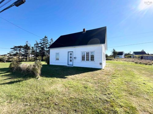 2059 Highway 330, Clarks Harbour, NS, B0W1P0 | Card Image