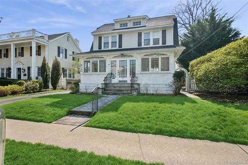 101 Harvard Ave, Rockville Centre, NY, 11570-2805 | Card Image