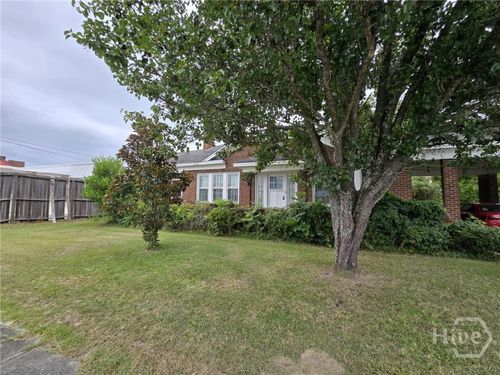 4 S Clark St, Claxton, GA, 30417-1802 | Card Image