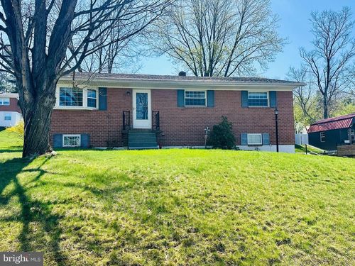 658 5th St, ROMNEY, WV, 26757-1215 | Card Image