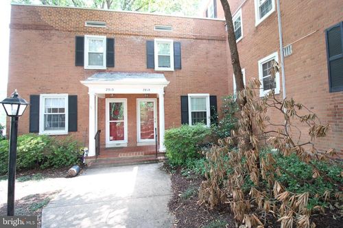 2915 S Dinwiddie Street, ARLINGTON, VA, 22206 | Card Image
