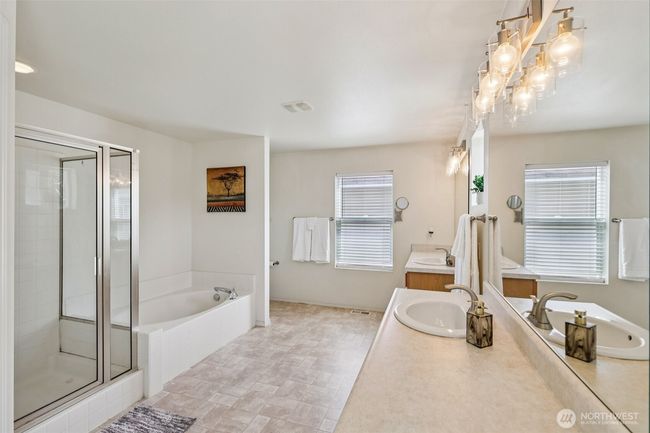 29709 217 Th Pl Se, House other with 3 bedrooms, 3 bathrooms and 2 parking in Kent WA | Image 27