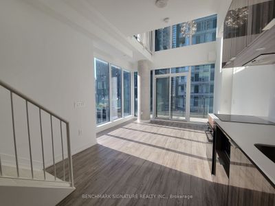 721 - 77 Shuter St, Condo with 1 bedrooms, 2 bathrooms and 1 parking in Toronto ON | Image 3