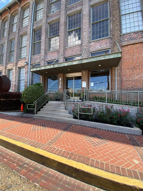 unit-322-920 Poeyfarre St, New Orleans, LA, 70130-3837 | Card Image