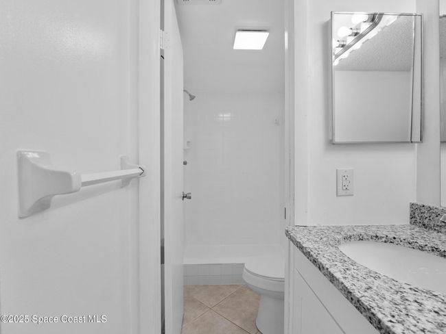 11206 - 2700 N Highway A1a, Condo with 2 bedrooms, 2 bathrooms and null parking in Indialantic FL | Image 16