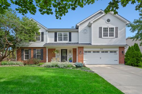 1906 Concord Dr, Downers Grove, IL, 60516-3177 | Card Image