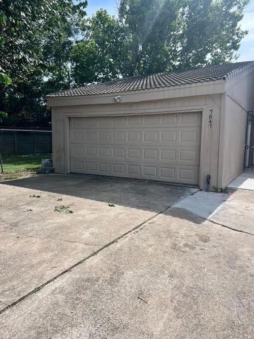 7847 Creekbend Dr, Houston, TX, 77071-1713 | Card Image