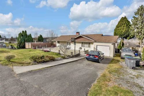 12031 101 Ave, Surrey, BC, V3V2Z2 | Card Image