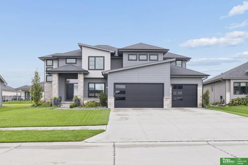 20817 Hartman Ave, Elkhorn, NE, 68022-5339 | Card Image