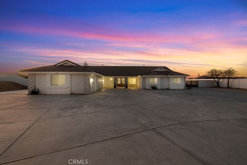 18785 Sahale Ln, Apple Valley, CA, 92307-5983 | Card Image