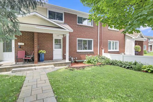 786 Cummings Ave, Ottawa, ON, K1K2L2 | Card Image