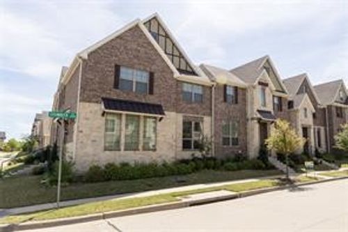10552 Steinbeck Ln, Irving, TX, 75063-5437 | Card Image