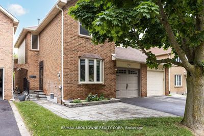 1204 Potters Wheel Cres, House attached with 3 bedrooms, 4 bathrooms and 3 parking in Oakville ON | Image 1