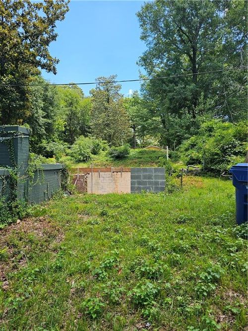 531 Chappell Rd Nw, Atlanta, GA, 30318-8133 | Card Image