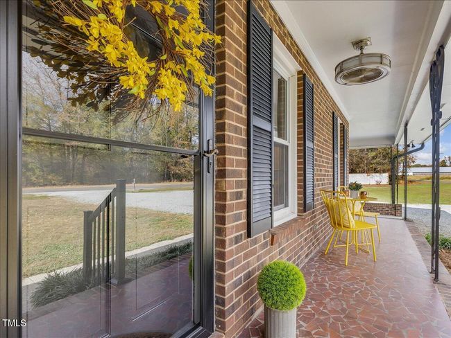 06-Front Porch | Image 9