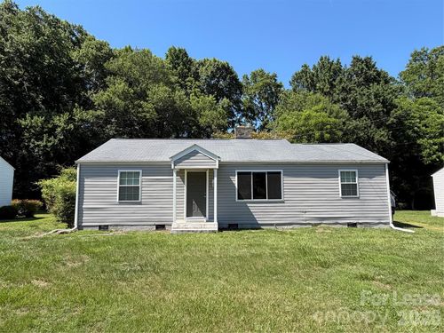 637 Hartness Road, Statesville, NC, 28677 | Card Image