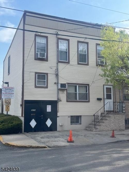 408 Chestnut St, Newark, NJ, 07105-2433 | Card Image