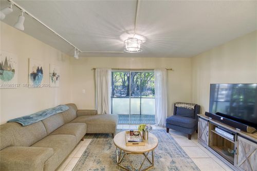 104-3095 N Oakland Forest Dr, Oakland Park, FL, 33309-7679 | Card Image