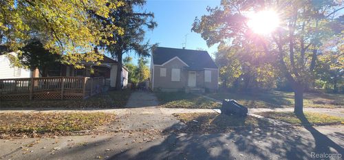 20022 Pinehurst St, Detroit, MI, 48221-1058 | Card Image