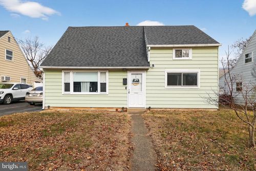 313 W Walnut St, POTTSTOWN, PA, 19464-6425 | Card Image