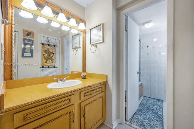 APT-1202 - 1400 S Ocean Dr, Condo with 2 bedrooms, 2 bathrooms and null parking in Hollywood FL | Image 23