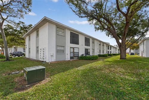 v22-3806 N Oak Dr, TAMPA, FL, 33611-6546 | Card Image
