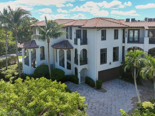 692 10th Ave S, NAPLES, FL, 34102-7130 | Card Image