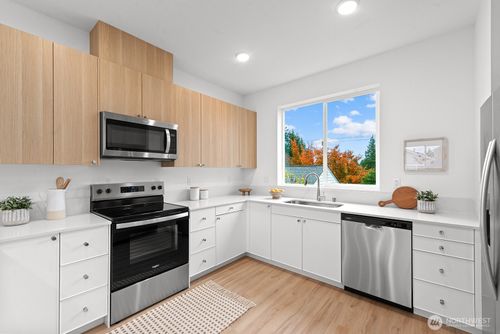 1419 Sw 111th Ln, Seattle, WA, 98101 | Card Image