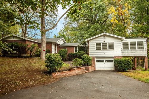 211 Linden St, South Hamilton, MA, 01982-1640 | Card Image