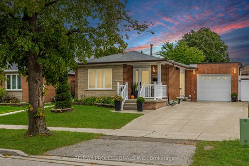 108 Avening Dr, Etobicoke, ON, M9V4E6 | Card Image