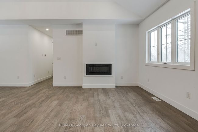 2244 Champlain Rd, House other with 3 bedrooms, 2 bathrooms and 6 parking in Tiny ON | Image 10