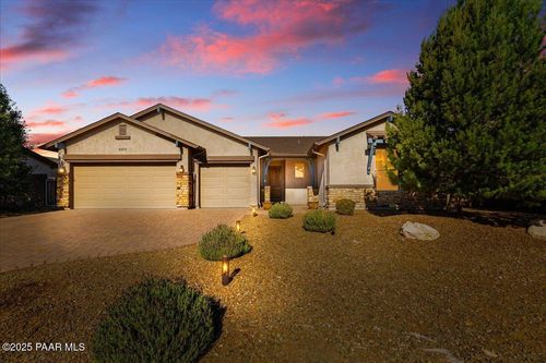 8454 N Pepperbox Rd, Prescott Valley, AZ, 86315-4029 | Card Image