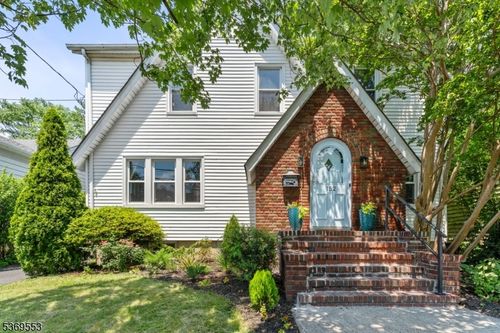 152 Hilton Ave, Maplewood, NJ, 07040-3204 | Card Image