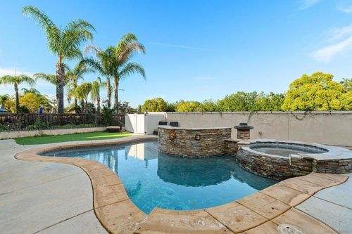 24248 Golden Mist Dr, Murrieta, CA, 92562-5305 | Card Image