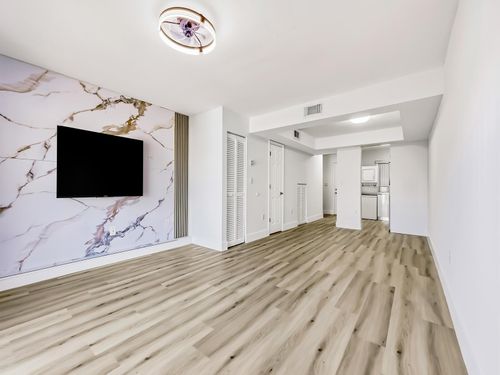 apt-208-2925 W 80th St, Hialeah, FL, 33018-3828 | Card Image