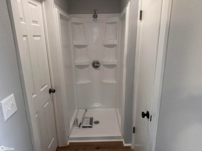 211 S Garfield Ave, Home with 3 bedrooms, 2 bathrooms and 2 parking in Burlington IA | Image 10