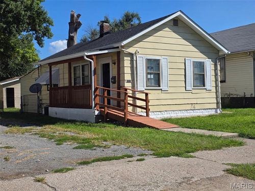 2211 E 24th St, Granite City, IL, 62040-5531 | Card Image