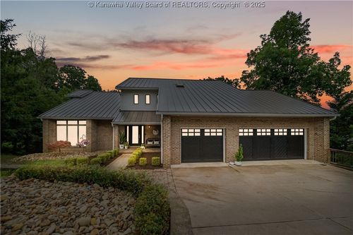 137 Summit Ridge Rd, Hurricane, WV, 25526-9211 | Card Image