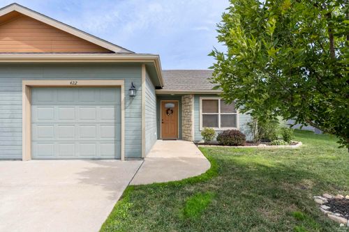 422 Northfield Rd, Manhattan, KS, 66502-8448 | Card Image