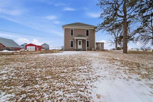 5704 E 28th St N, Newton, IA, 50208-8717 | Card Image