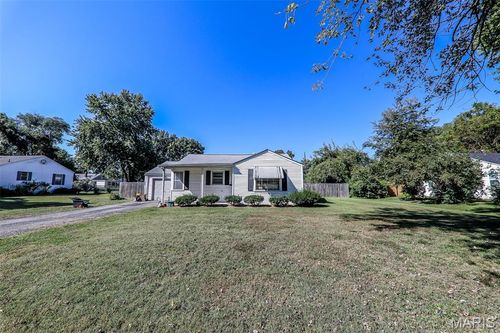 1819 N 16th St, Swansea, IL, 62226-2122 | Card Image