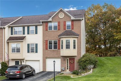 207 Hillvue Dr, Townhouse with 2 bedrooms, 2 bathrooms and 1 parking in Seven Fields Boro PA | Image 3