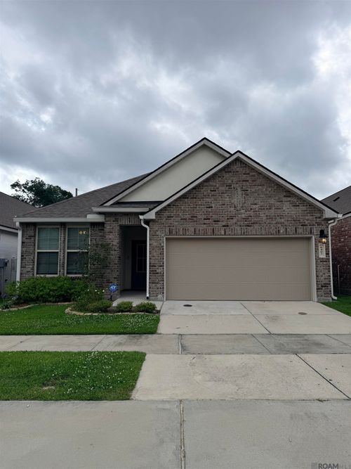 6407 Tiger Pointe Dr, Baton Rouge, LA, 70817-5812 | Card Image